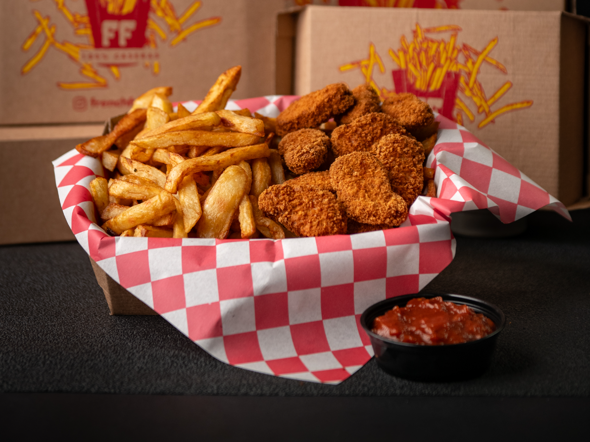 Chicken Fingers Con Guarnición De Fritas Y DIP XL