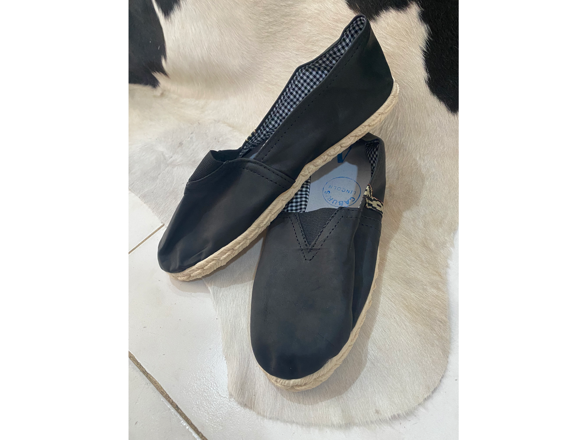 Cuero liso negro