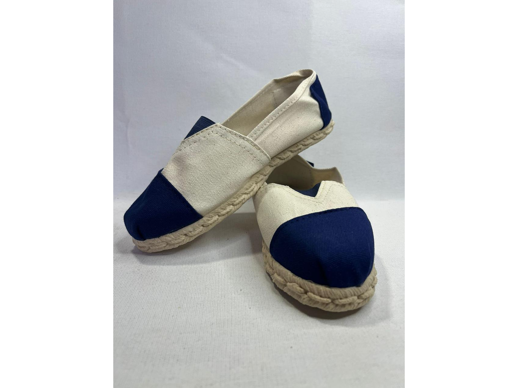 Combinada beige y azul