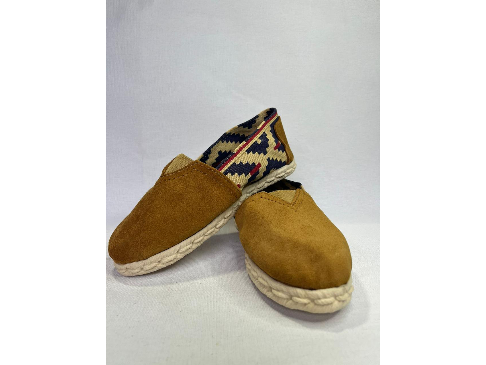 Cuero ganzuado con guarda marron