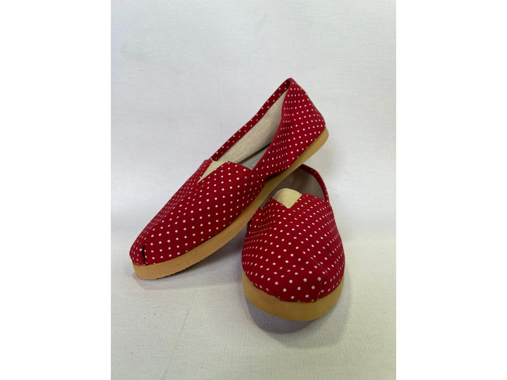 Estampado punto rojos