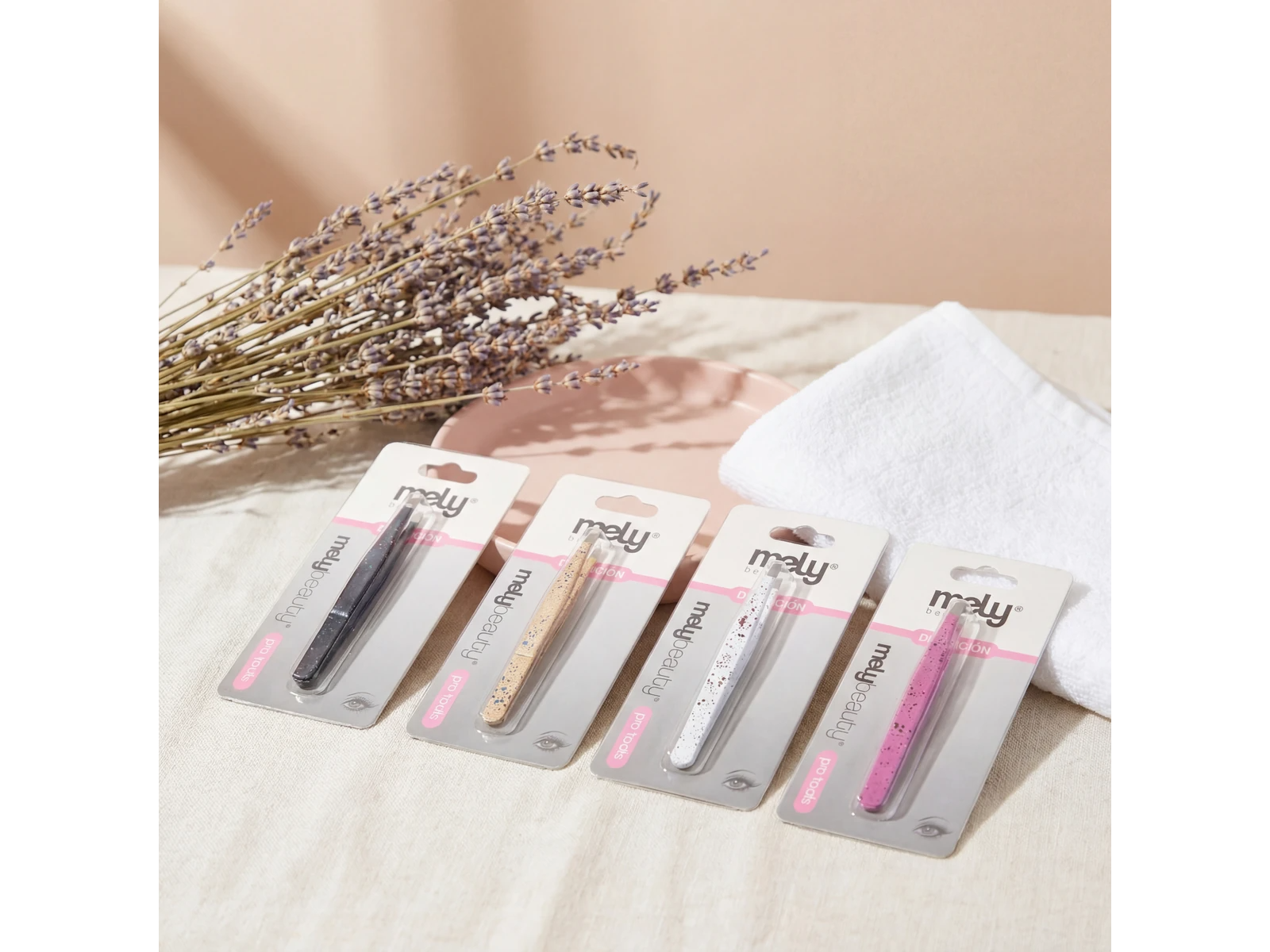 PINZA DE DEPILAR DECORADA PARA PESTAÑAS MELY