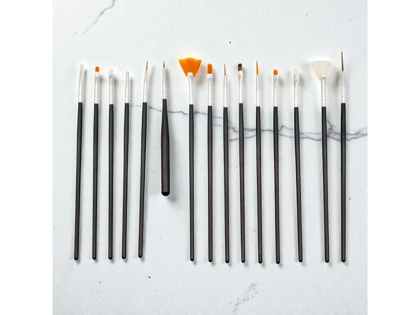 SET DE PINCELES PARA MANICURÍA - X15 U