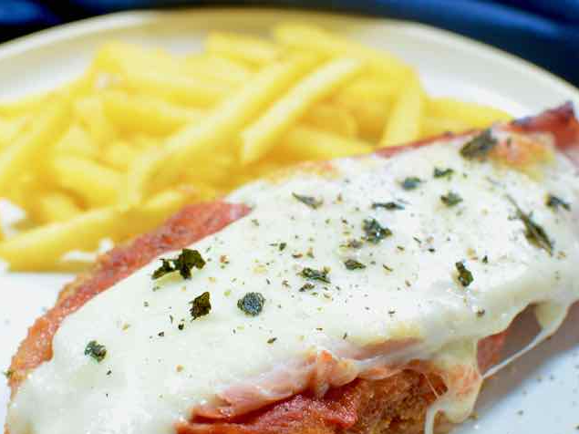 Milanesa napolitana