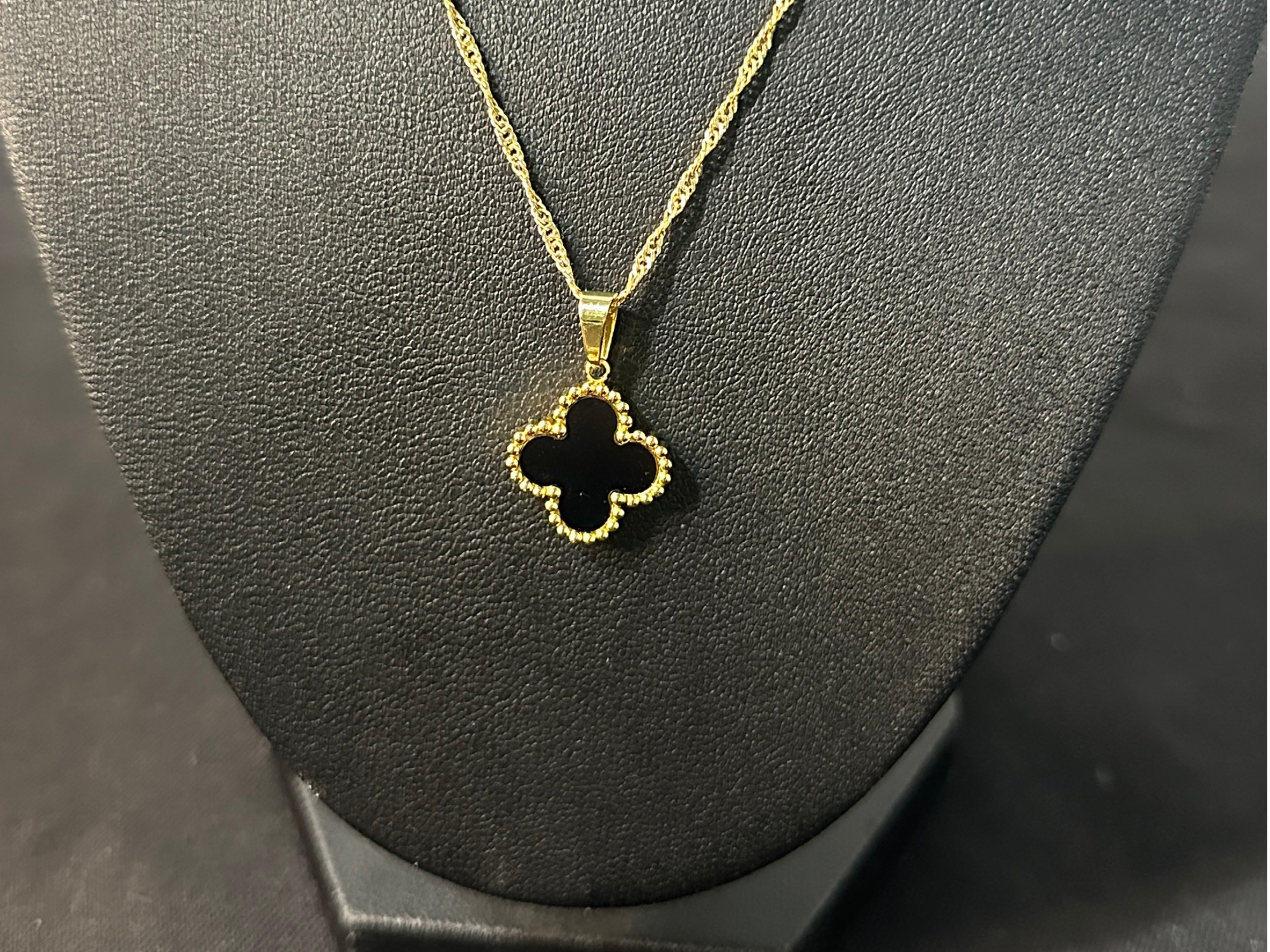 Dije Van Cleef Negro