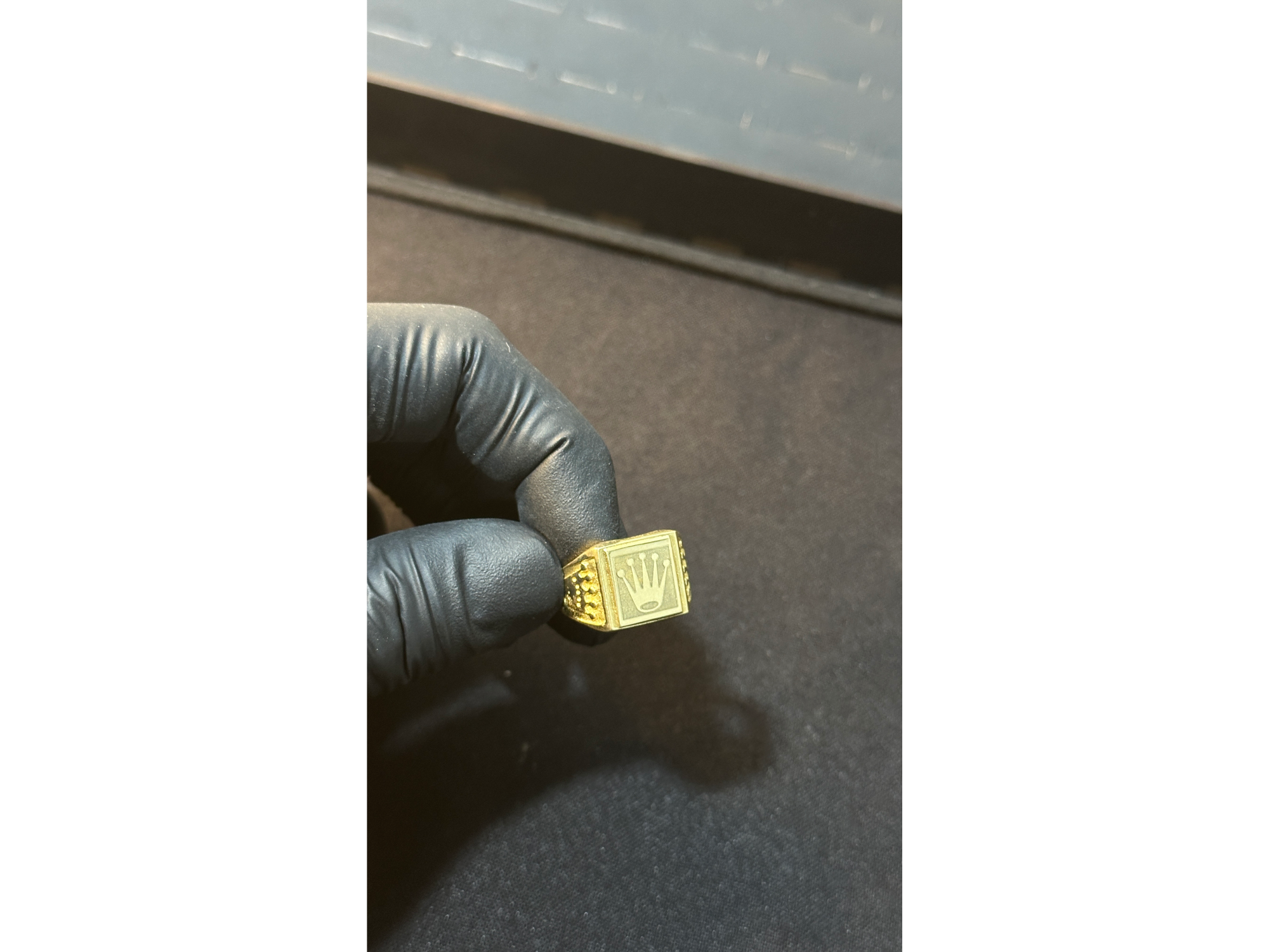 Anillo cuadrado Corona