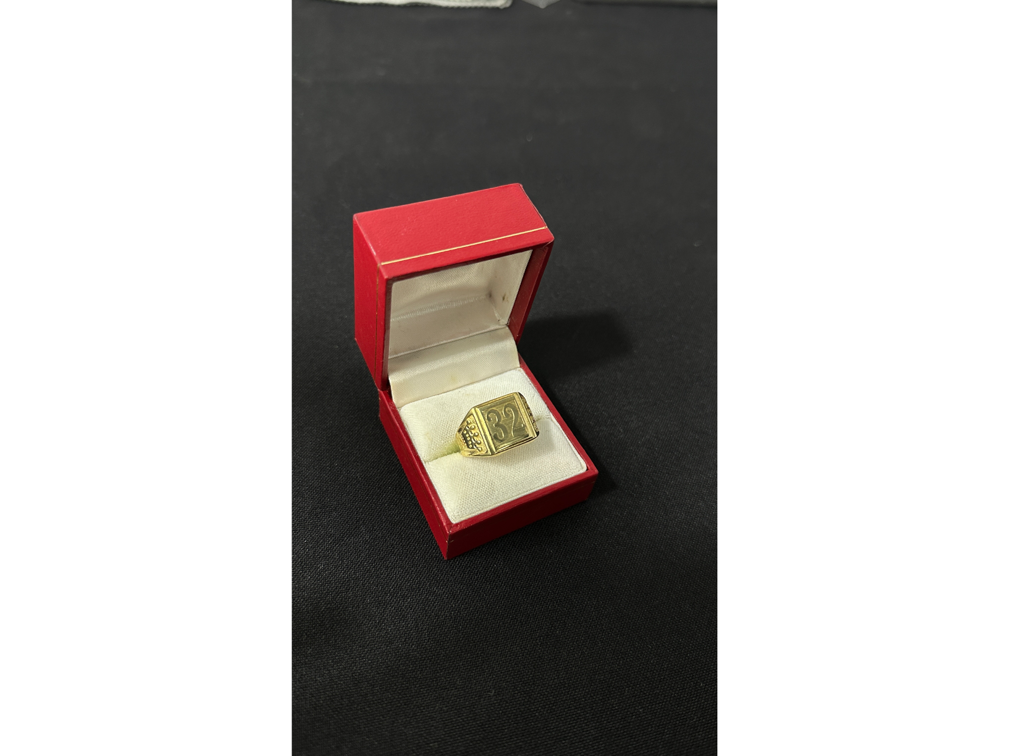 Anillo cuadrado 32