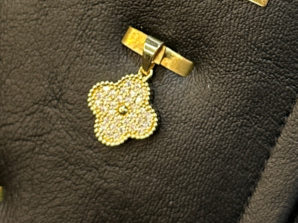 Dije Van Cleef Dorado