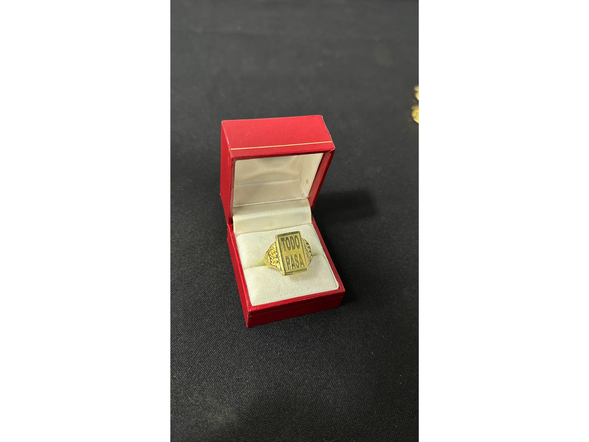 Anillo Todo Pasa rectangular