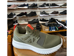ZAPATILLAS DEPORTIVAS (Copia) de LA VIA CALZADO E INDUMENTARIA
