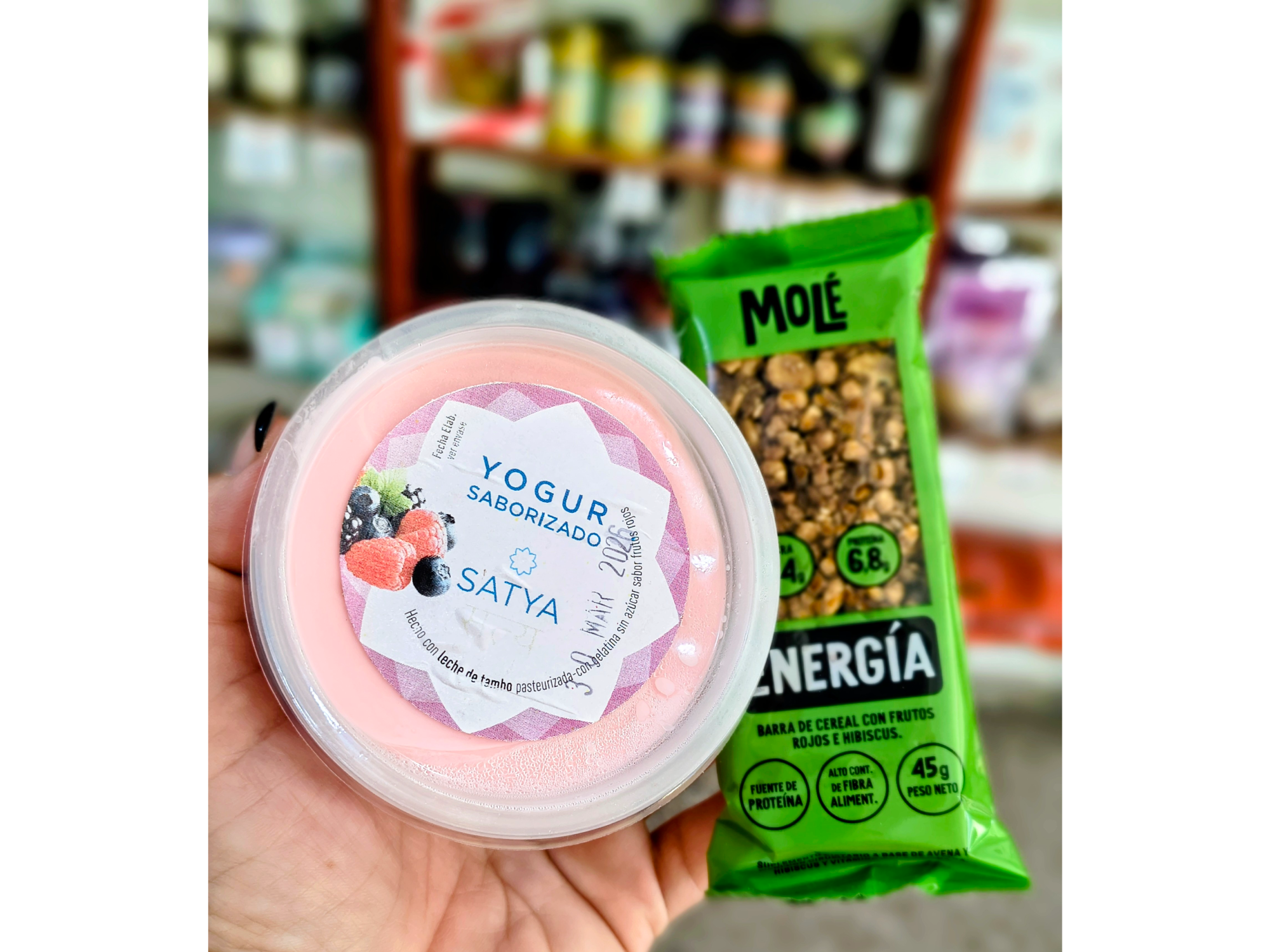 Yogurt con barra de cereal