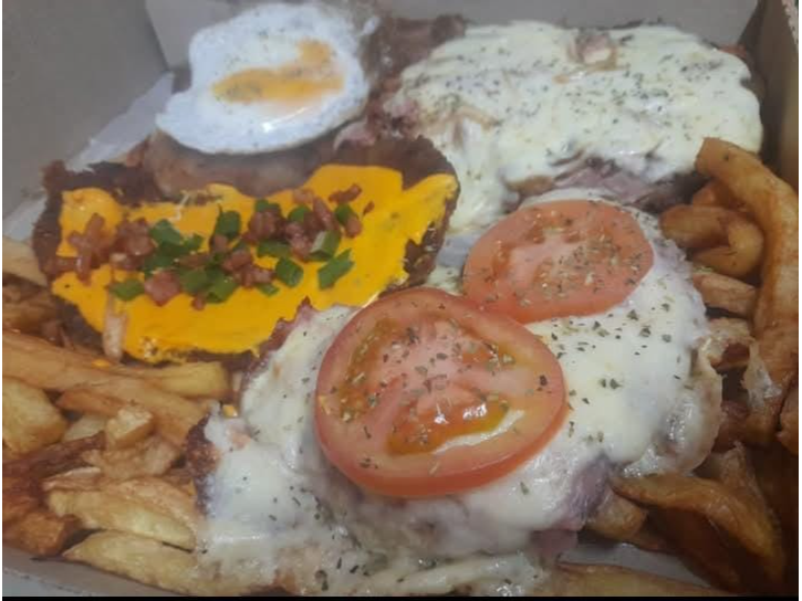 Caja de milanesa para 4 personas.