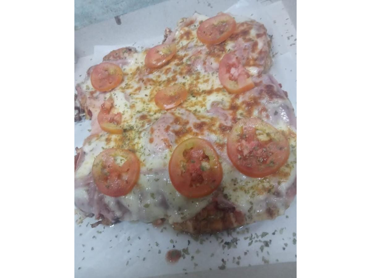 Pollo a la pizza Con fritas// ensalada