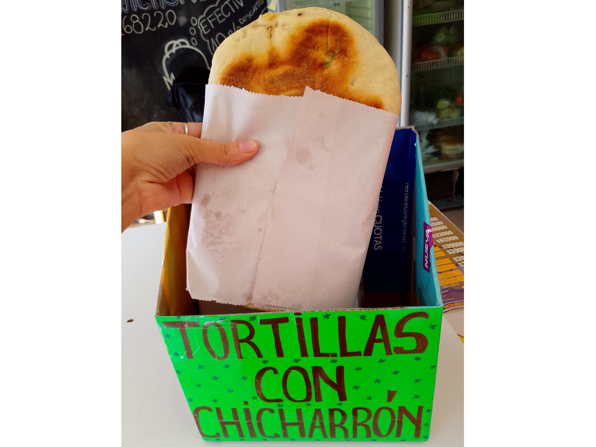 TORTILLA CON CHICHARRÓN