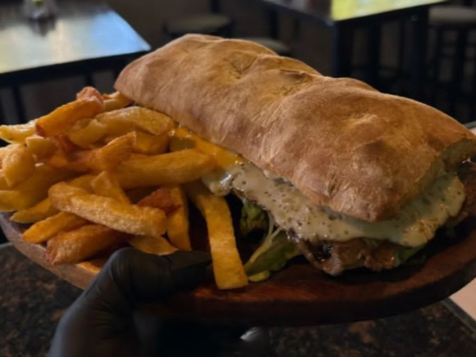 2 Lomos con pan Ciabatta