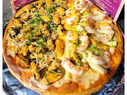½ PIZZA GRDE DE MARISCOS