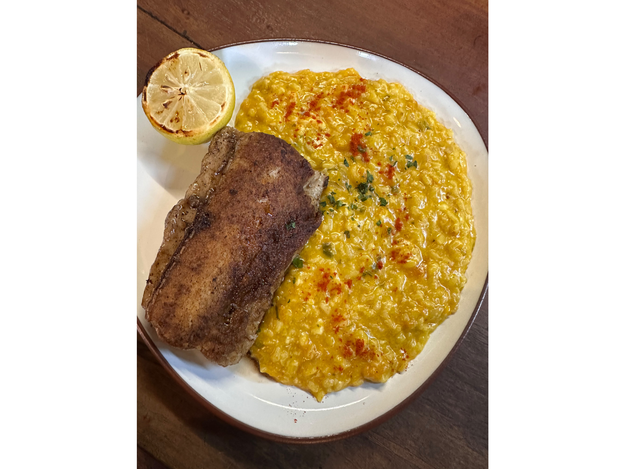 Pesca del día (bife de atún)
