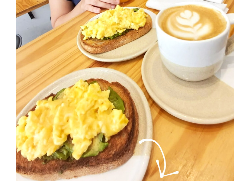 Tostón palta y huevo
