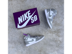 NIKE AIR JORDAN 1