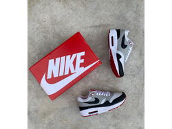 NIKE AIR MAX 1