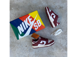 NIKE DUNK LOW ( BORDO)