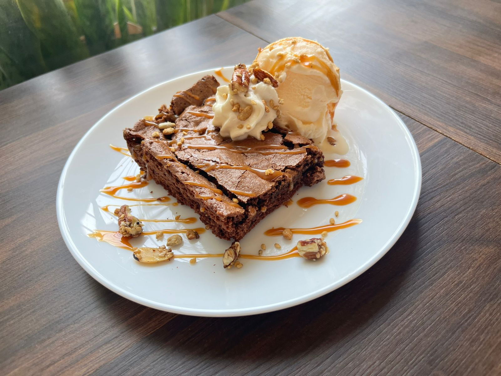 BROWNIE DE CHOCOLATE CON NIEVE