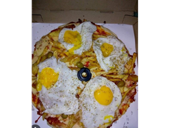 Muzza con fritas y huevo (8 porc)
