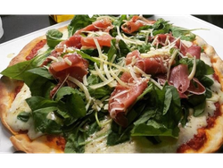 Pizza con rucula (8 porc)