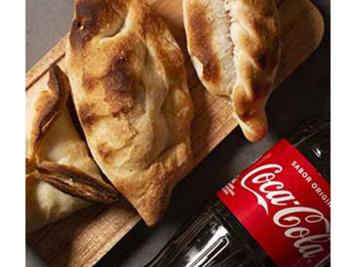 3 Empanadas + 1 coca 500 cc