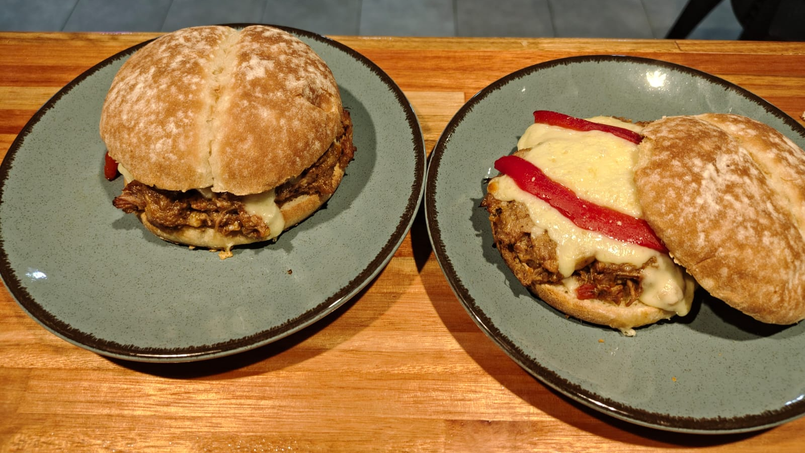 Sandwich de bondiola desmechada