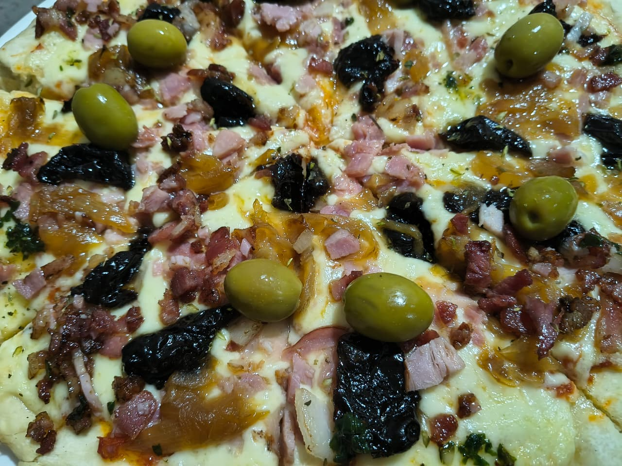 Panceta ciruela y muzzarella