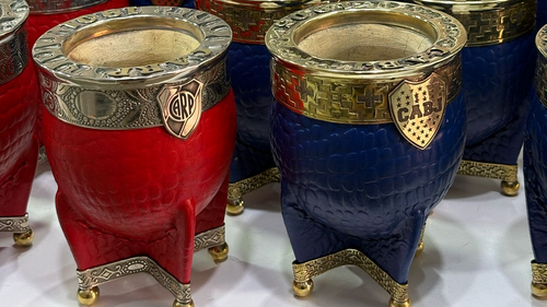 Mates con apliques y grabados FÚTBOL