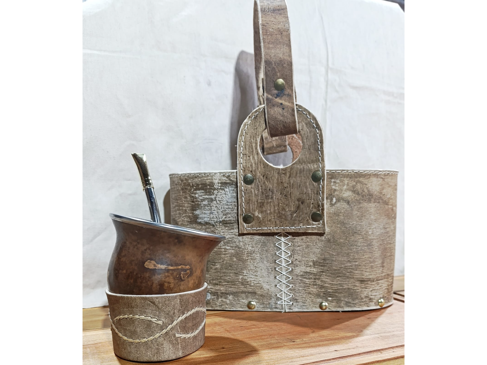 Canasta Oval cuero crudo