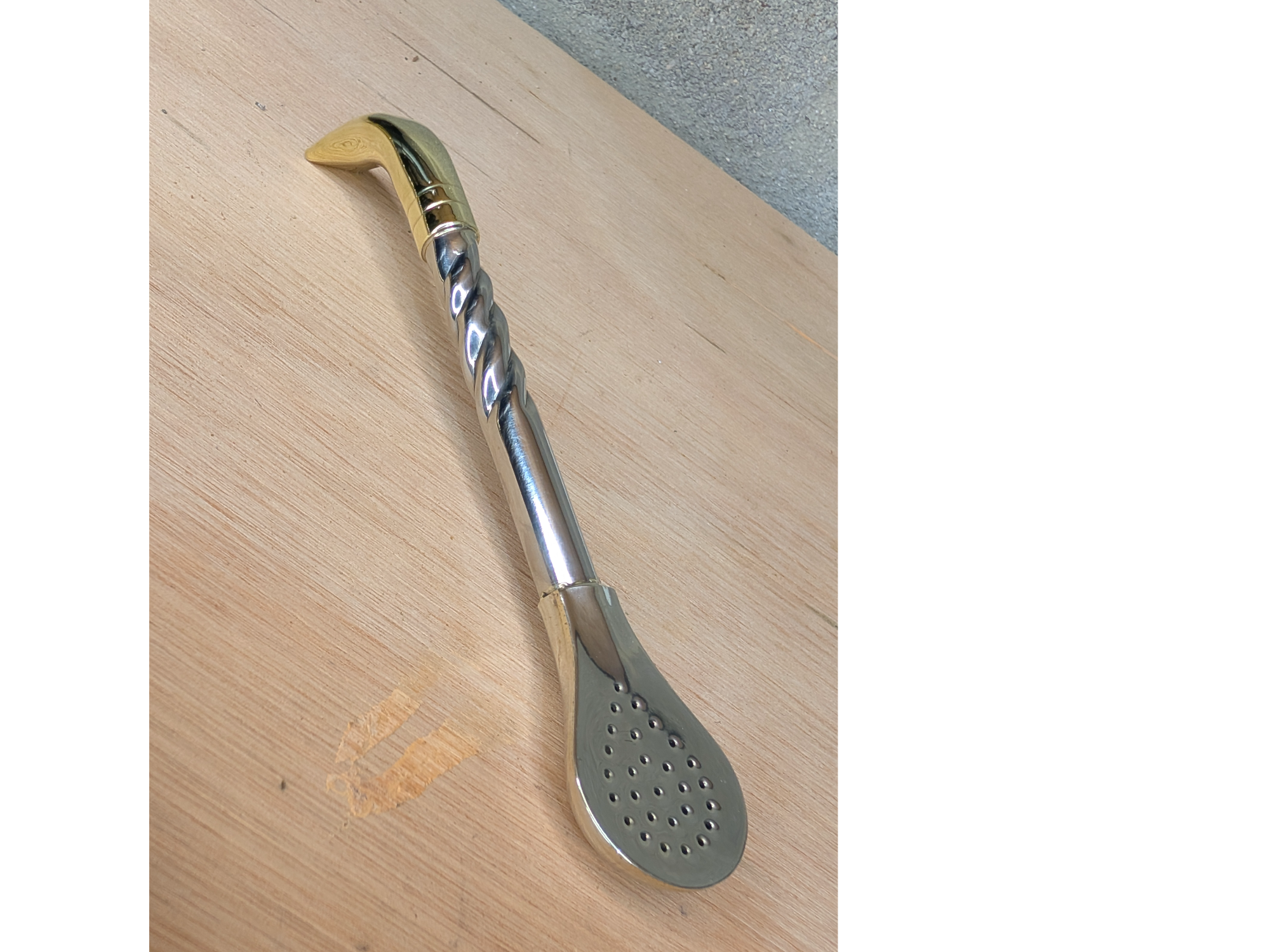 BOMBILLON LARGO PICO BRONCE