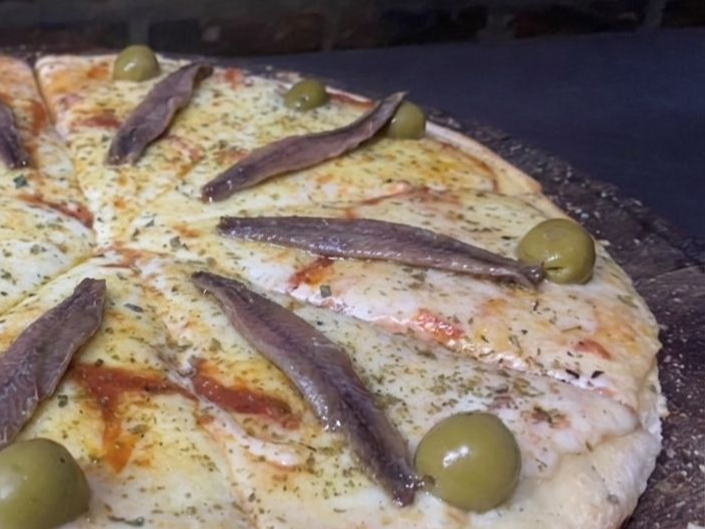 MEDIA MUZZARELLA C/ANCHOAS