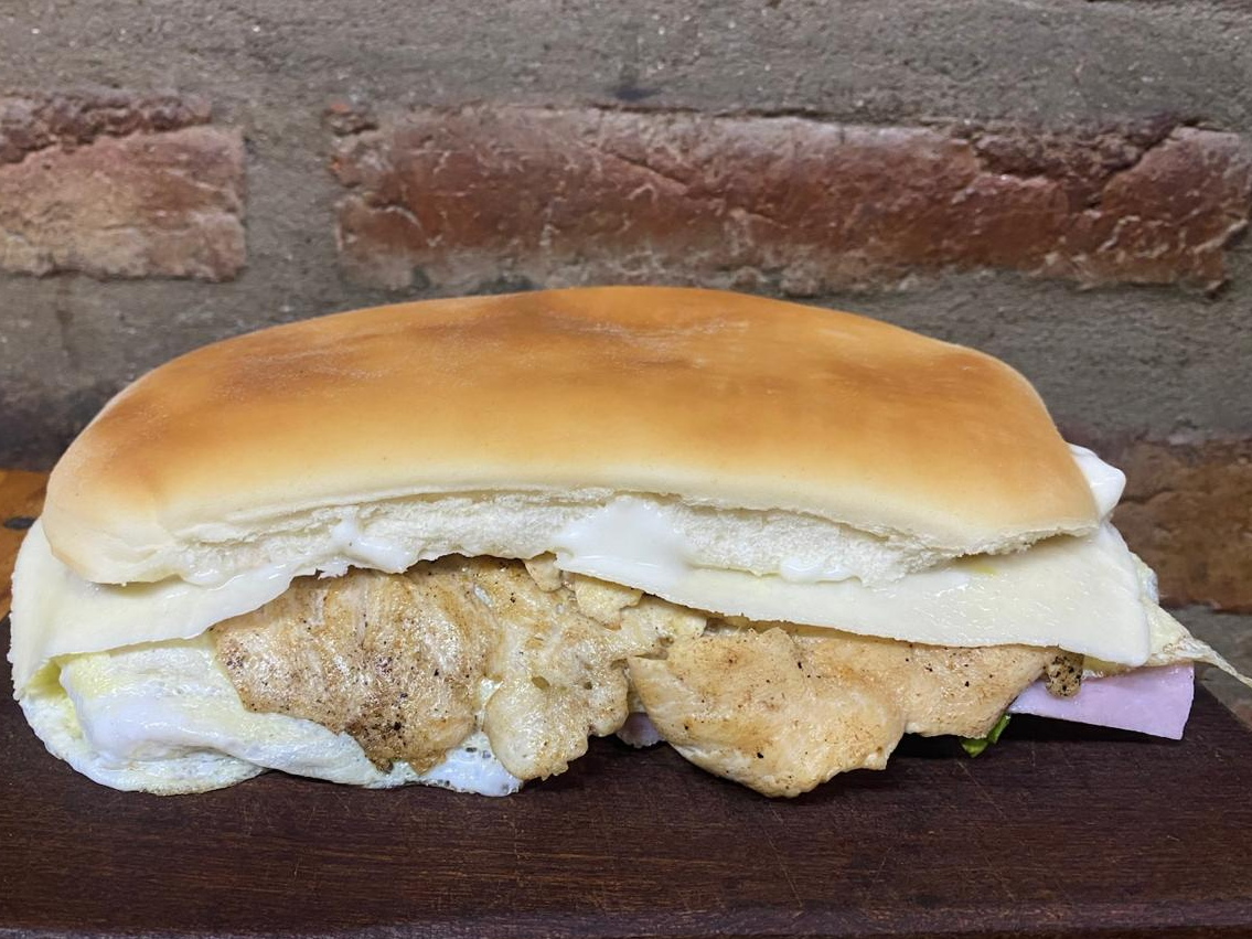 LOMO DE POLLO C/PAPAS