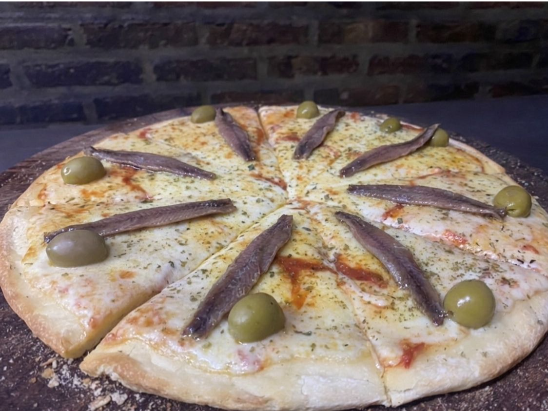 MUZZARELLA CON ANCHOAS