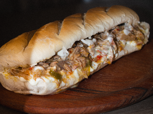 Sándwich de Bondiola Desmenuzada + Roquefort de LaTablita.Ok