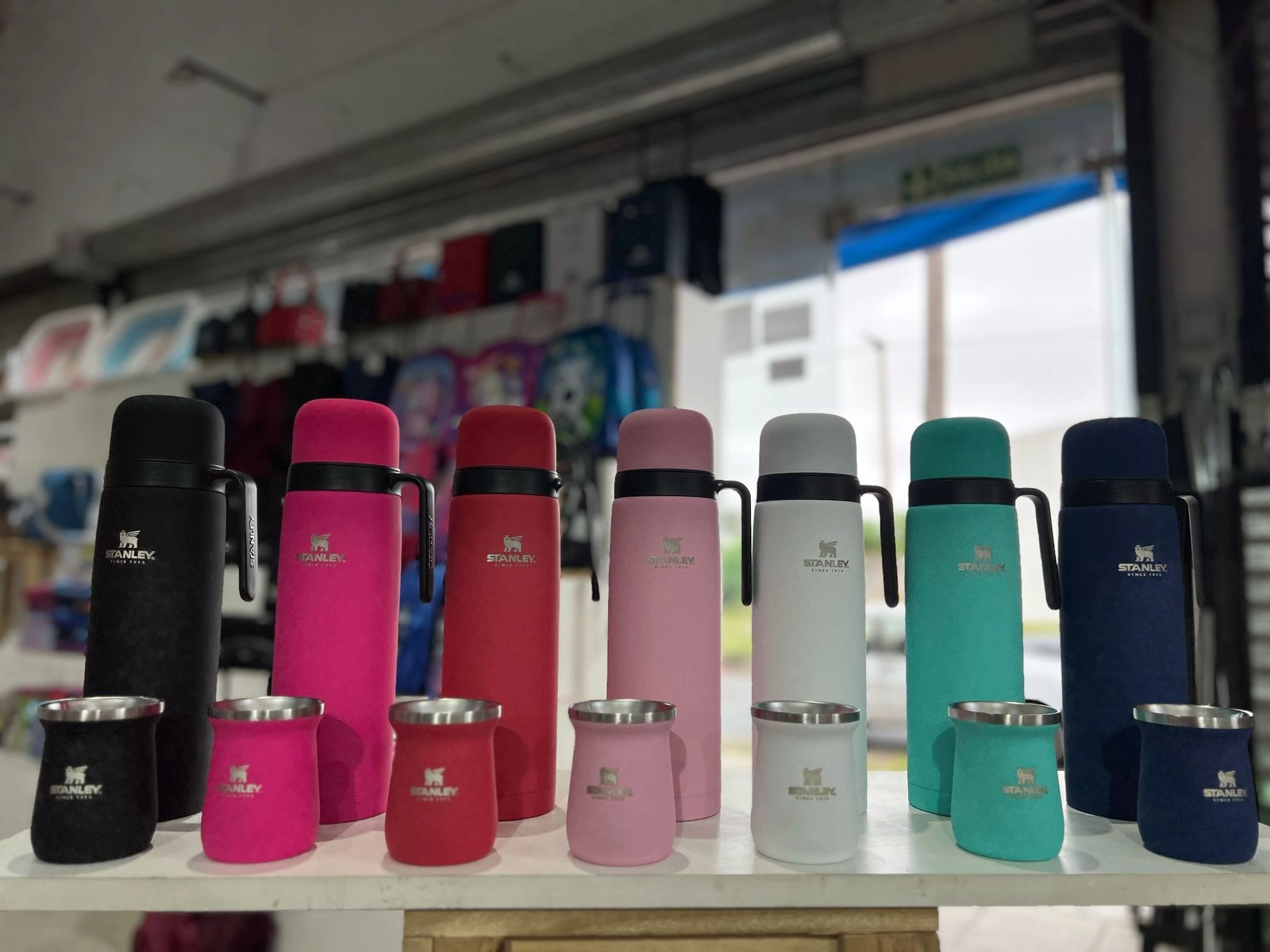 COMBO TERMO 1/2 MANIJA, MATE Y BOMBILLA DE REGALO - COD.: 848