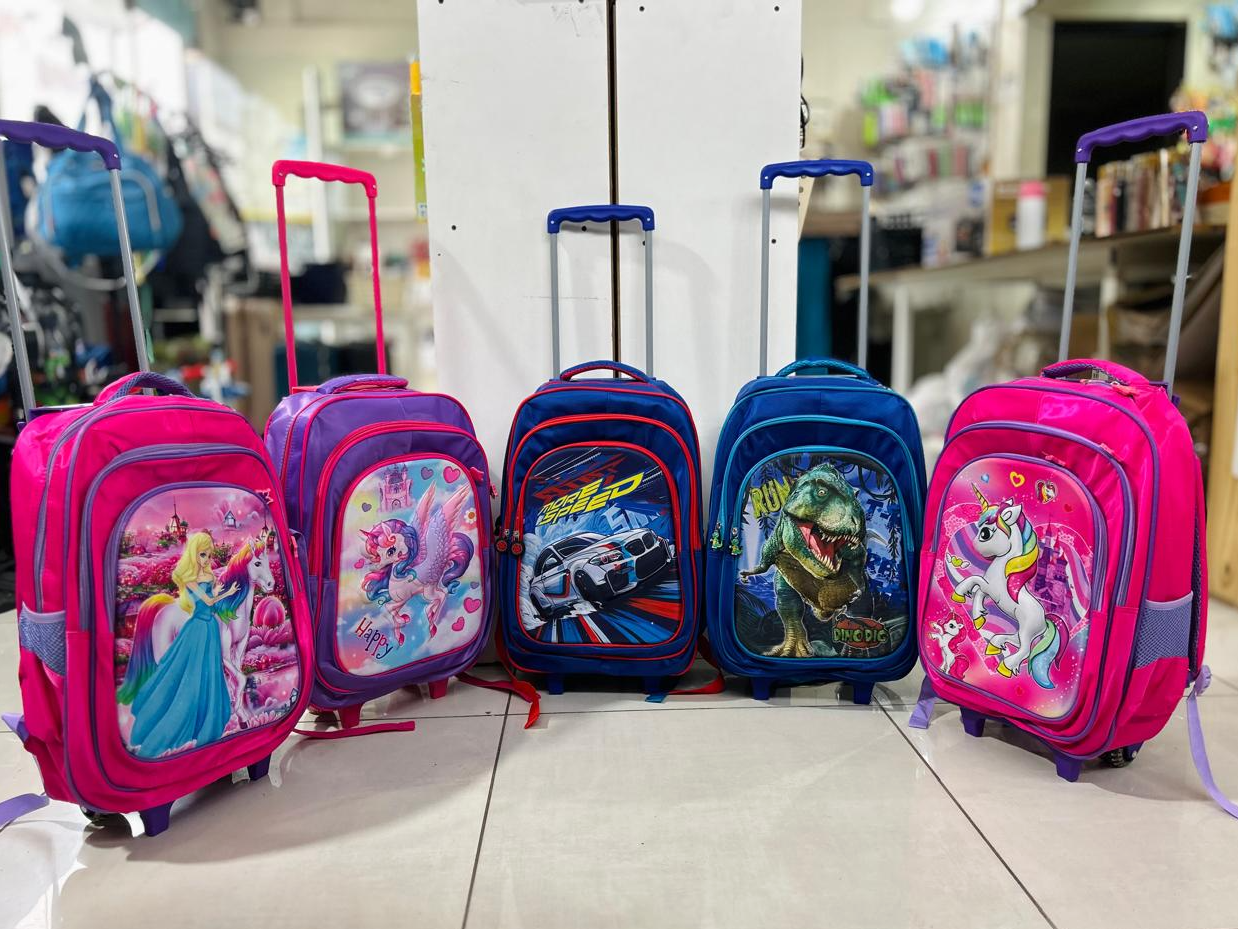 SET ESCOLAR X 6pcs. 4 MOCHI, 1 CARTUCHERA Y 1 LUNCHERA - COD.: 1396