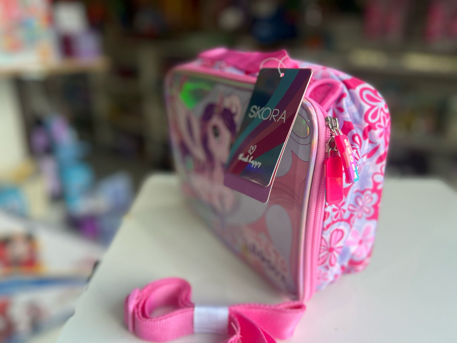 LUNCHERA DE PERSONAJES 24X20X10cm - COD.: 1530