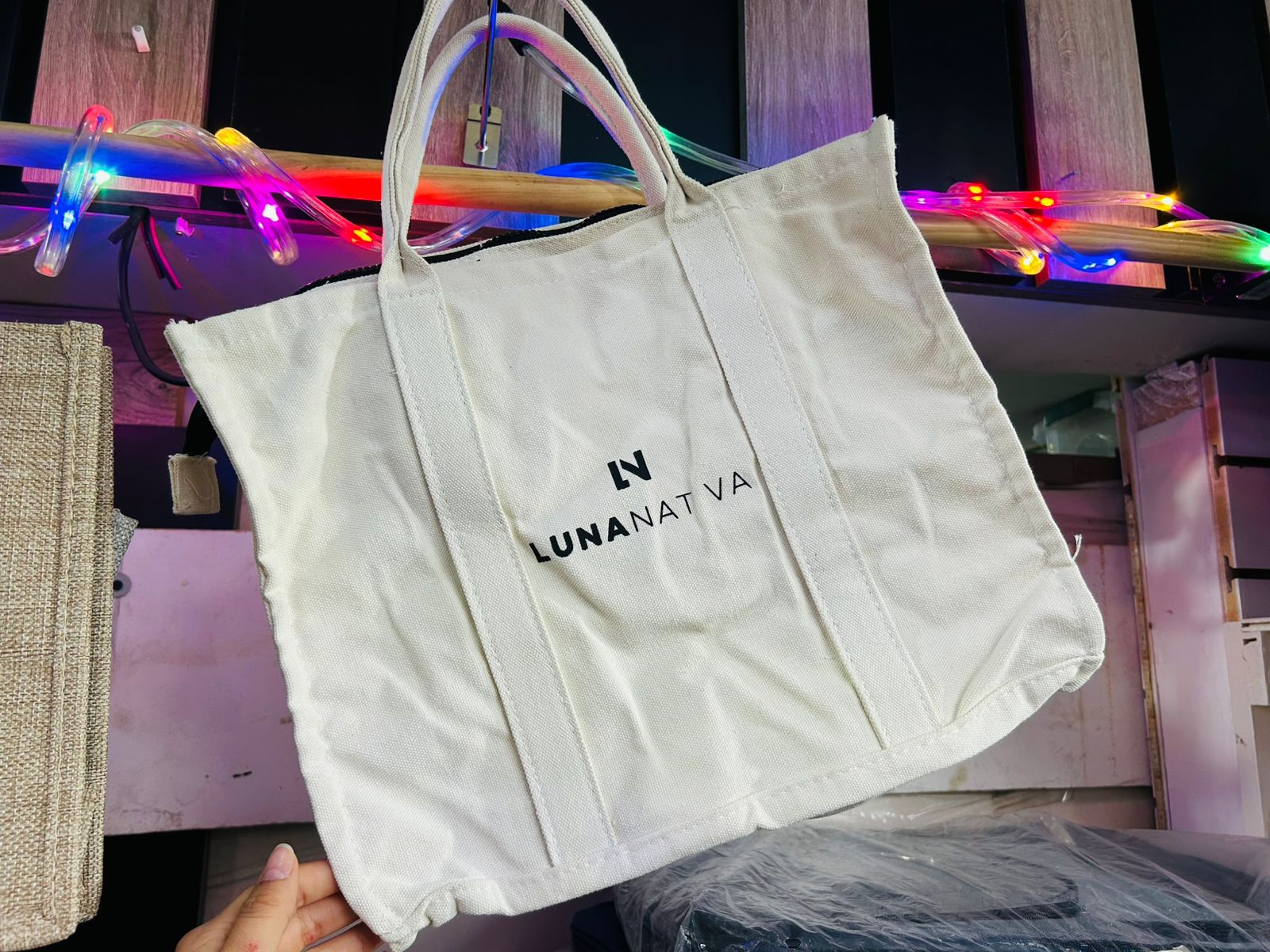 BOLSA DE LONA TIPO PLAYERA "LUNA NATIVA" - COD.: 2603