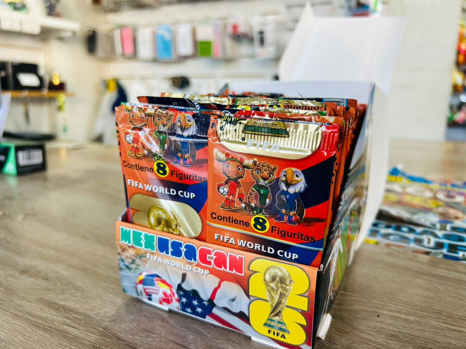 CAJA X 100 PAQUETE DE FIGURITAS DEL MUNDIAL FIFA WORLD - COD.: 2625