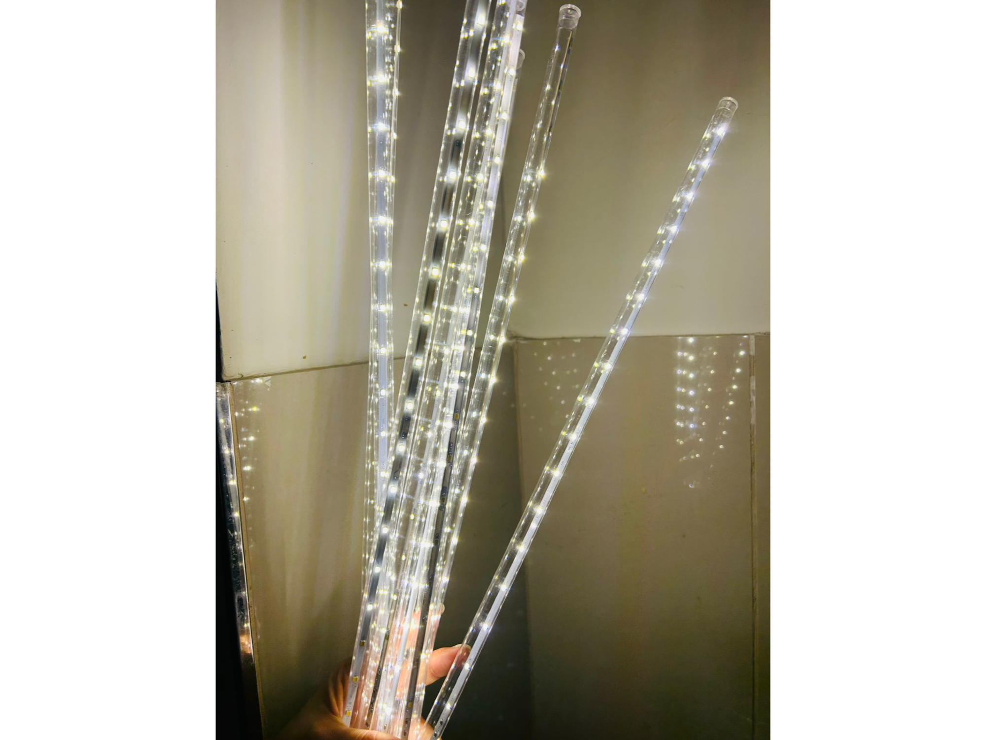 CASCADA DE LUCES "LLUVIA DE METEORITOS" BLANCOS "LN-023" - COD.: 2329