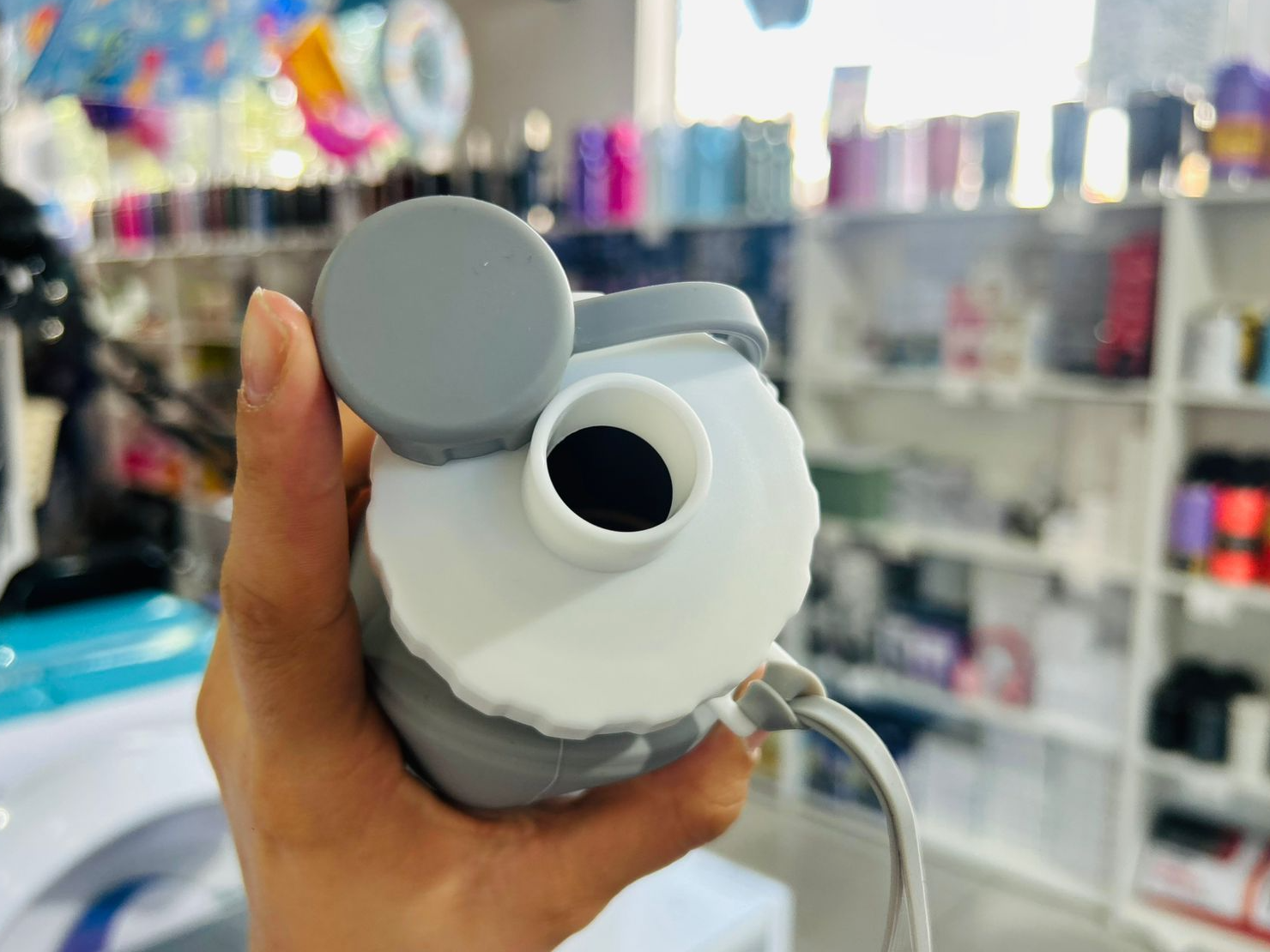 CANTIPLORA DE SILICONA DE 600ML PLEGABLE CON CORREA - COD.: 2644