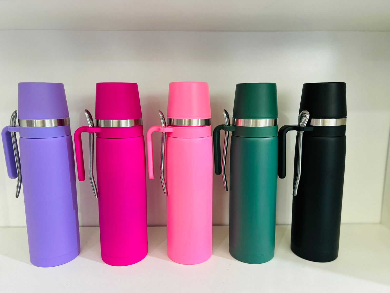 TERMO 1/2 MANIJA ENGOMADO CON BOMBILLA - COD.: 2611