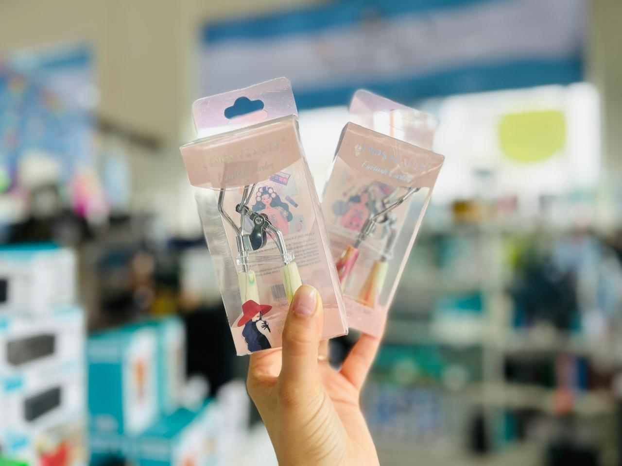 ARQUEADOR DE PESTAÑAS EN CAJITA PLASTICA "LEMON BEAUTY" - COD.: 2582