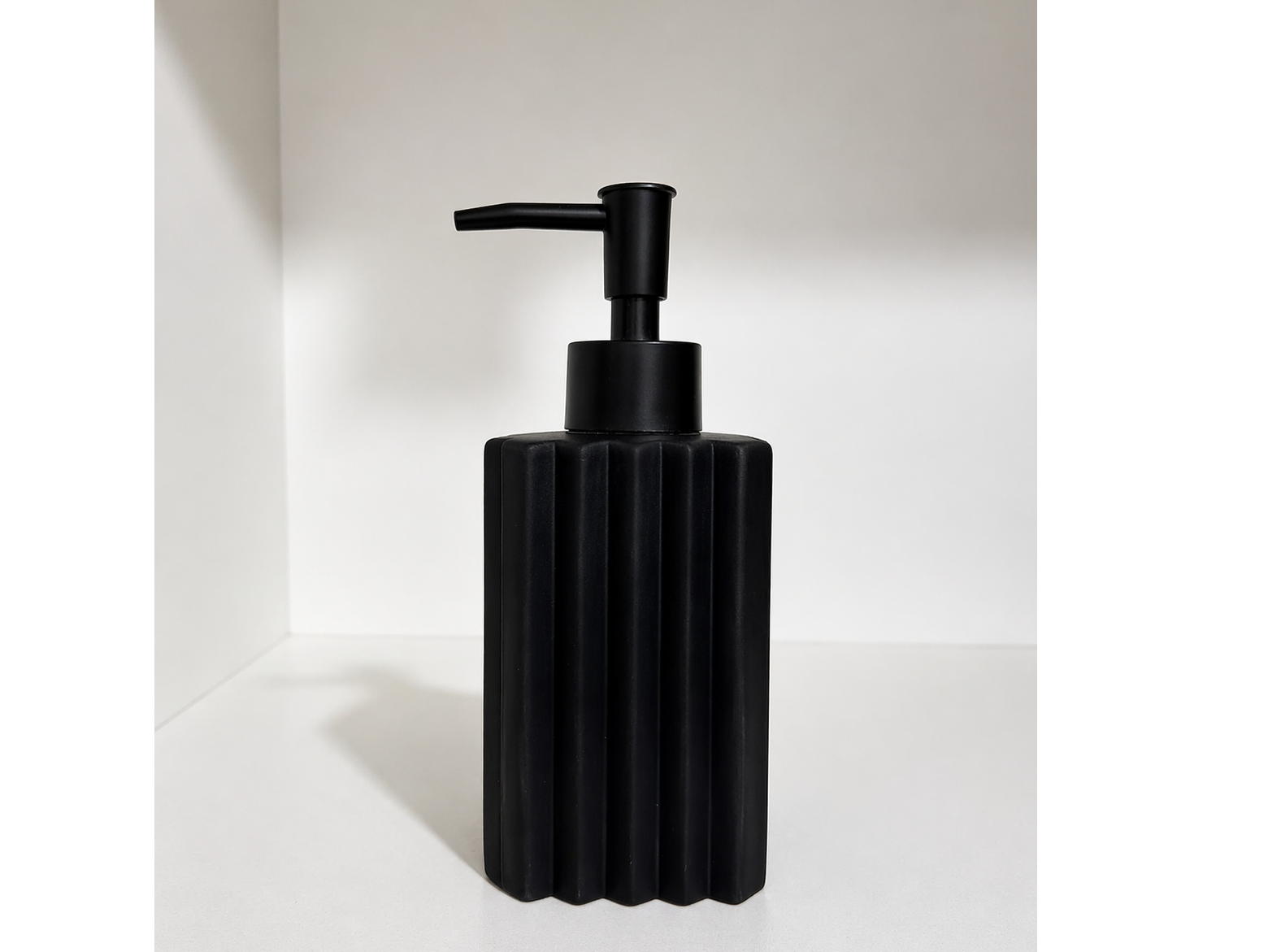 DISPENSER CERAMICA NEGRO Y BLANCO F839/841 -COD.: 2671