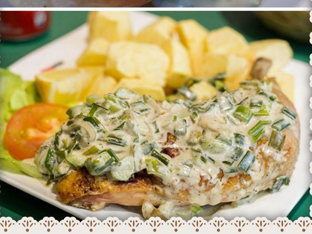 Pata y muslo con salsa de puerro