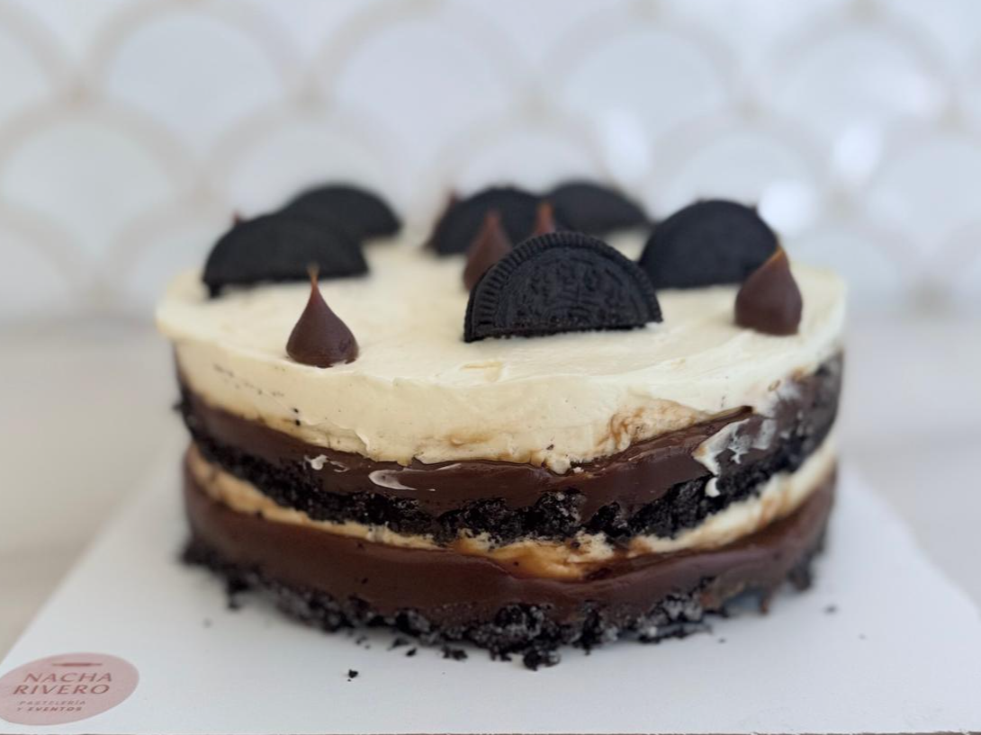 Mini torta de oreo (6/8 Porciones)